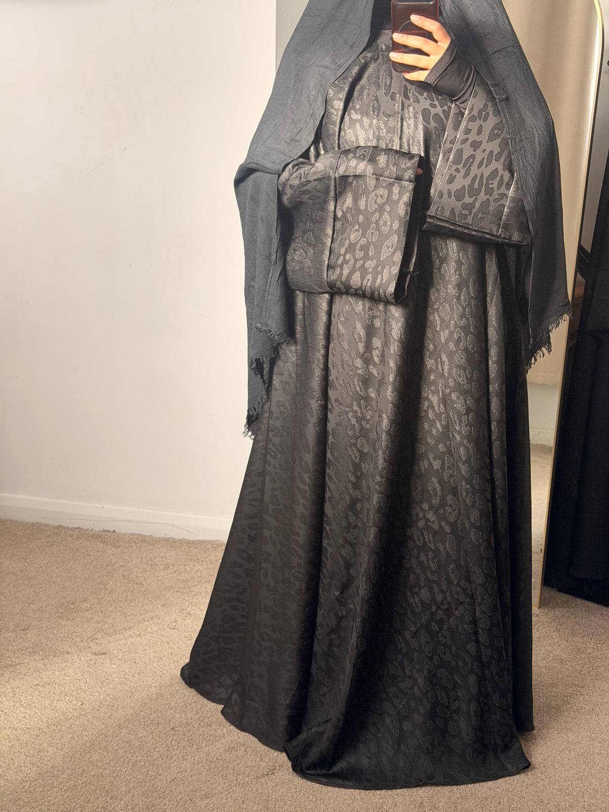 Qamar Abaya