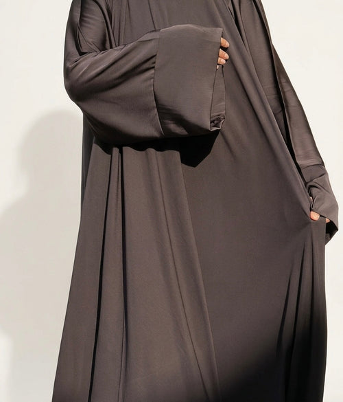 Layl Abaya